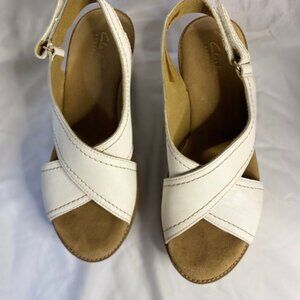 Clarks Artisan women's Leather Wedge Espadrille/Sandal, White size 8M